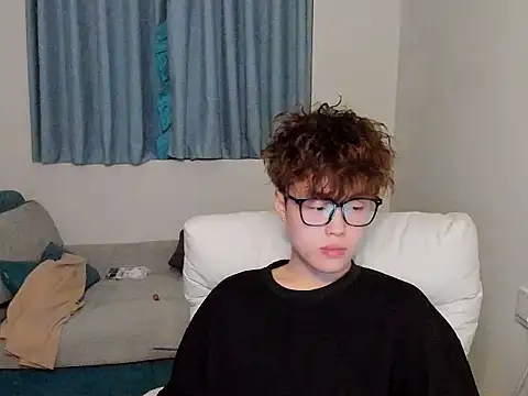 L1kuto online show from October 22, 5:38 pm