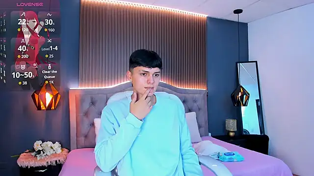 Maxii18  online show from October 29, 6:44 pm