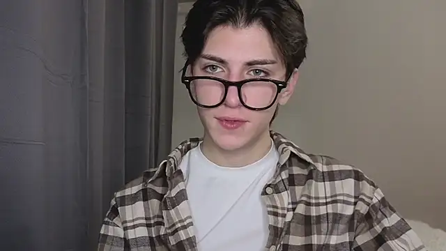 Oliver star boy  online show from November 8, 5:38 pm