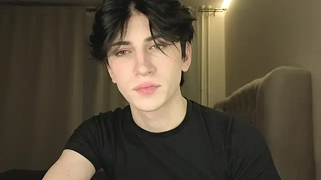 Oliver star boy  online show from March 2, 12:21 am