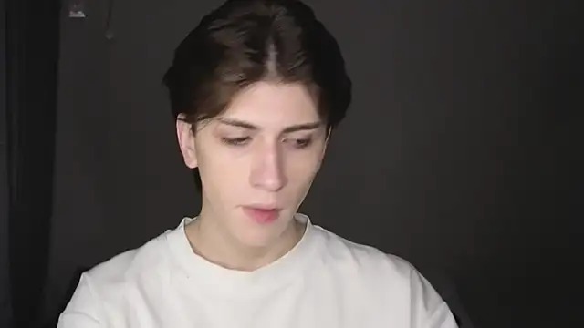 Oliver star boy  online show from October 26, 5:37 pm