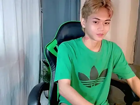 AsianCuteGuy21 online show from February 3, 9:14 am