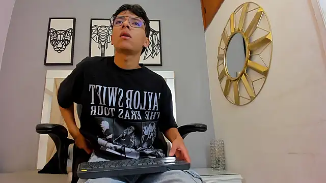 adams bobby online show from March 9, 11:37 am