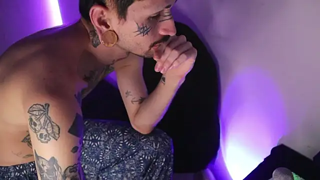 TokyoHatsumoto online show from March 11, 2:18 am