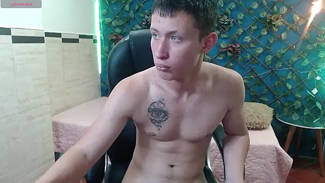 Garuo 18 online show from November 7, 4:16 am