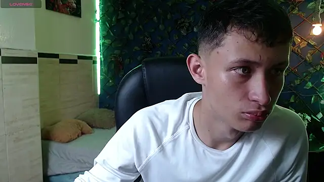 Garuo 18 online show from November 26, 3:31 am