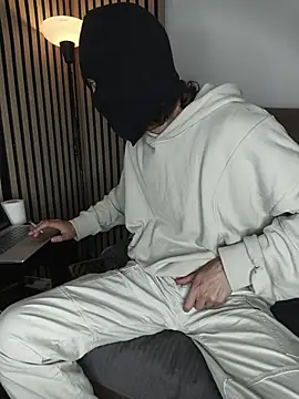 findomhot online show from December 13, 10:05 pm