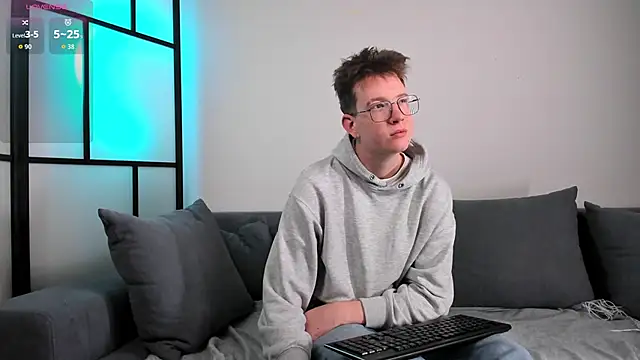 Teddy Parker online show from November 9, 7:23 am