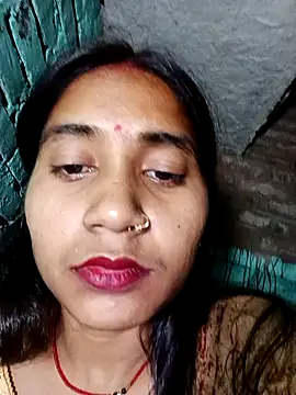 desicoupleNoon online show from May 7, 7:25 pm