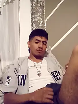 SkinniYamo online show from March 2, 7:09 am