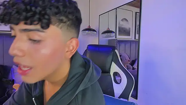 Niick Twiink online show from October 31, 8:12 pm