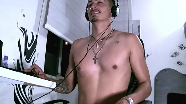 kai storm420 online show from November 5, 6:15 am