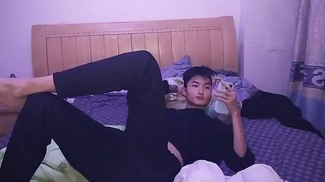 N228 online show from December 15, 7:55 pm