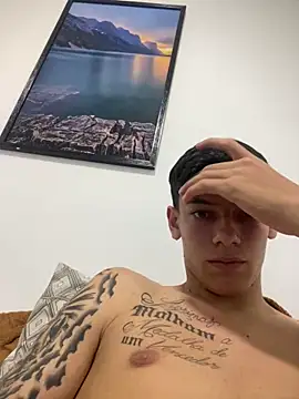 johnbe054 online show from November 2, 5:01 am