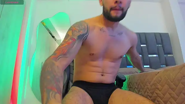 noah corvelle online show from April 13, 9:59 pm