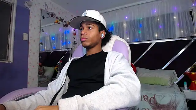 Santy bigcock 01 online show from June 8, 12:39 pm