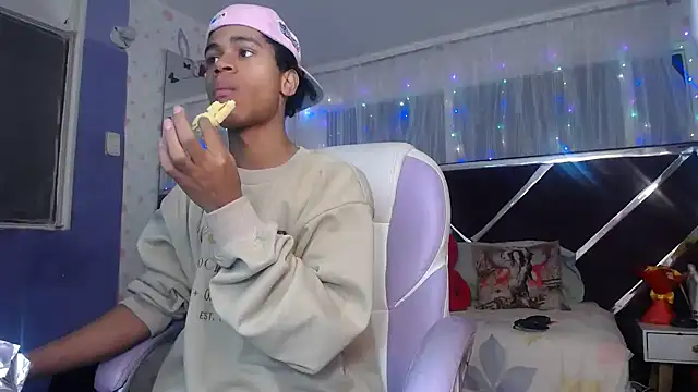 Santy bigcock 01 online show from July 31, 12:37 pm