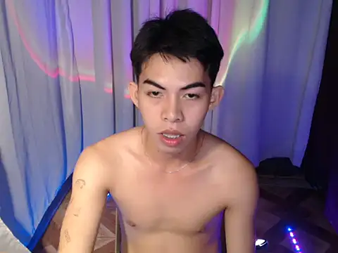 Urhotsilverboy online show from April 6, 2:18 pm