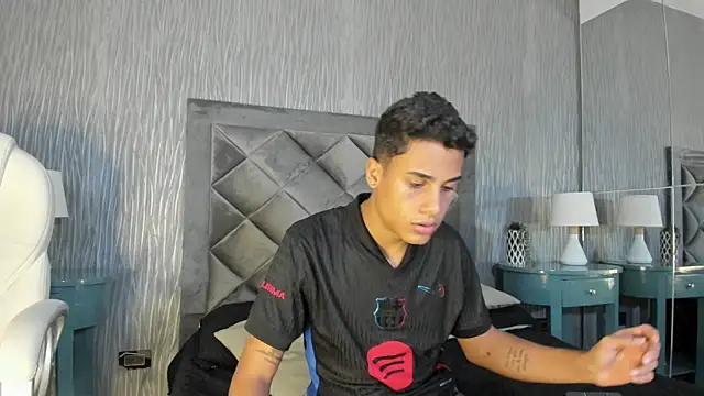 Dominic Burk online show from November 7, 7:39 pm