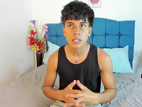 Valentino Lane online show from January 13, 2:27 am