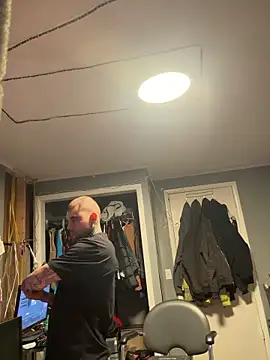 trickydickydaddy online show from February 24, 6:03 am