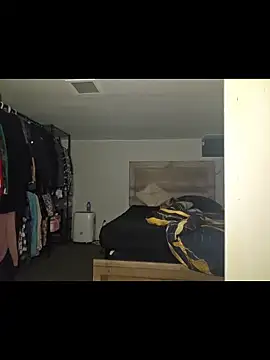 piggylatino online show from December 15, 8:00 am