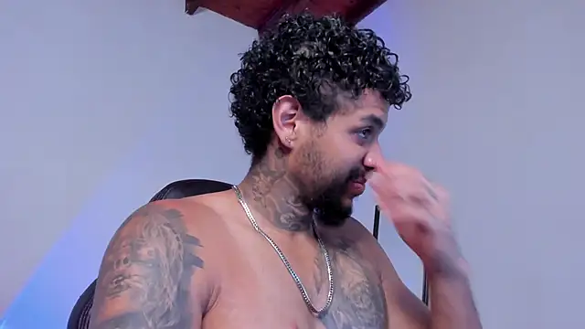 LuigiVitale 1 online show from March 17, 1:09 am