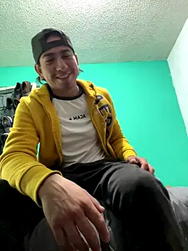 algila08 online show from November 23, 5:40 am