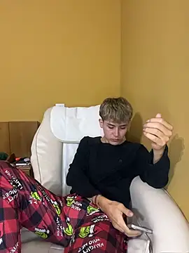 Noah21  online show from December 13, 9:10 pm