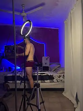 anditripleex online show from November 16, 9:33 am