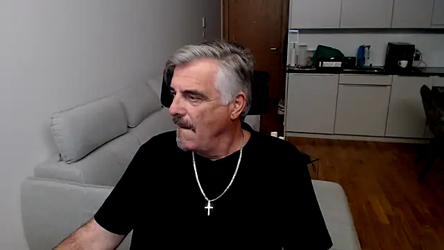 Buidapest online show from November 21, 12:20 am