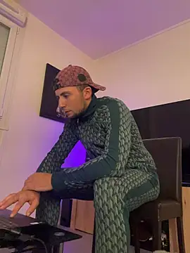 Matt02fr online show from November 22, 3:33 pm