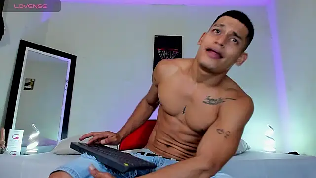 blorelopez online show from June 2, 8:21 pm