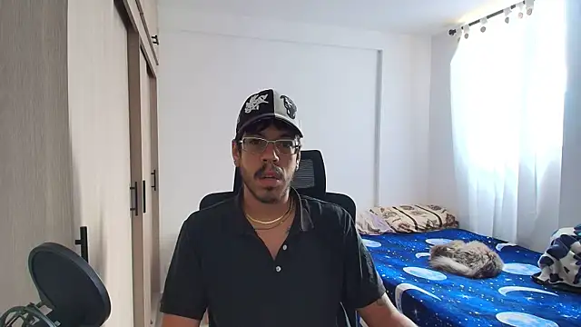 naitt  online show from December 1, 7:06 pm