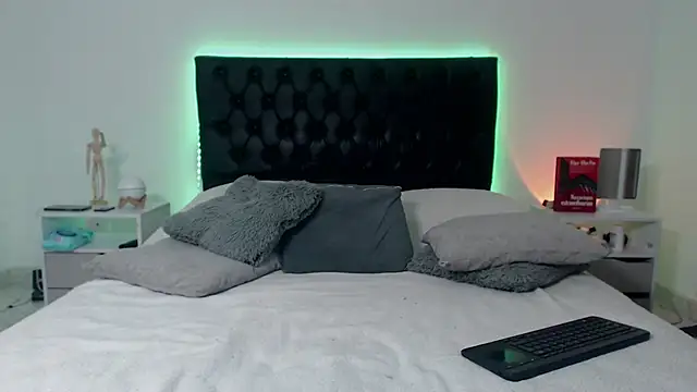 ray Weeed online show from November 29, 11:40 pm