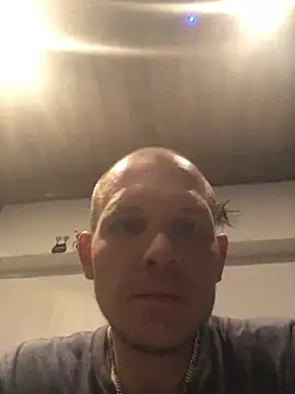 Spielzeugtwink online show from May 28, 9:24 pm