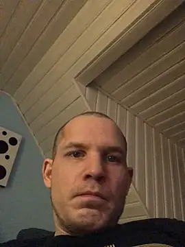 Spielzeugtwink online show from March 14, 9:00 pm