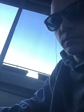 Spielzeugtwink online show from April 23, 4:31 pm