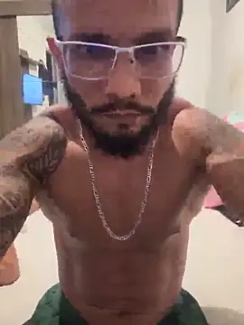 CasalBris4 online show from December 13, 11:33 pm