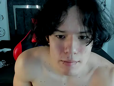 Kenai Lavis online show from December 17, 7:53 pm