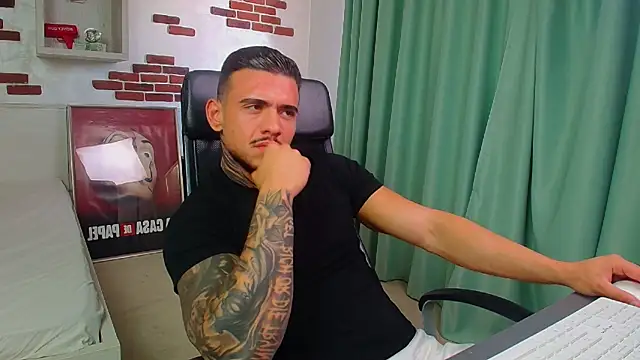 ElijahThorne online show from July 27, 7:37 am