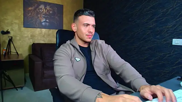 ElijahThorne online show from April 24, 6:38 am