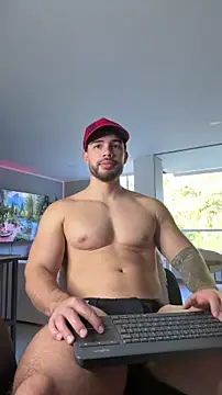 Valenthino Salvatore online show from May 24, 10:27 pm
