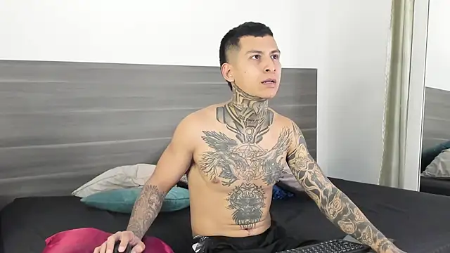 Andrew sanders68 online show from December 18, 3:24 am