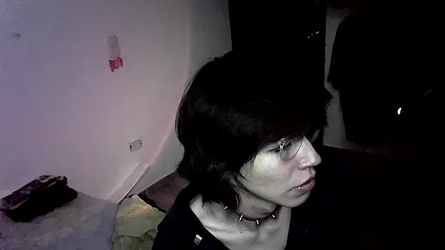 ghooozt69  online show from December 18, 2:51 am