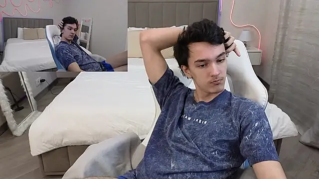 MoonlinSkinn online show from February 13, 1:01 am