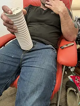 2addictivelyhorny online show from February 19, 3:30 pm