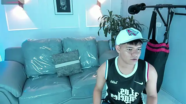 Paul 27  online show from December 2, 3:09 am