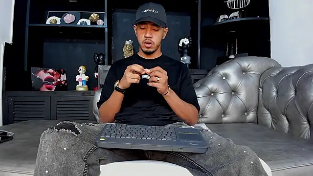 Brand Collins online show from January 7, 8:03 pm