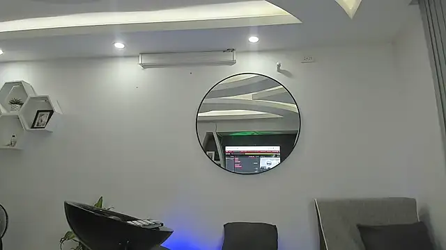 jamesshot online show from June 8, 6:03 am